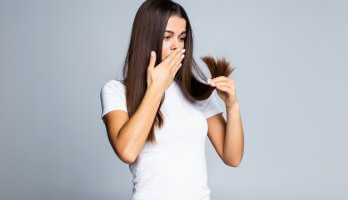 Recupere os cabelos danificados com corte químico
